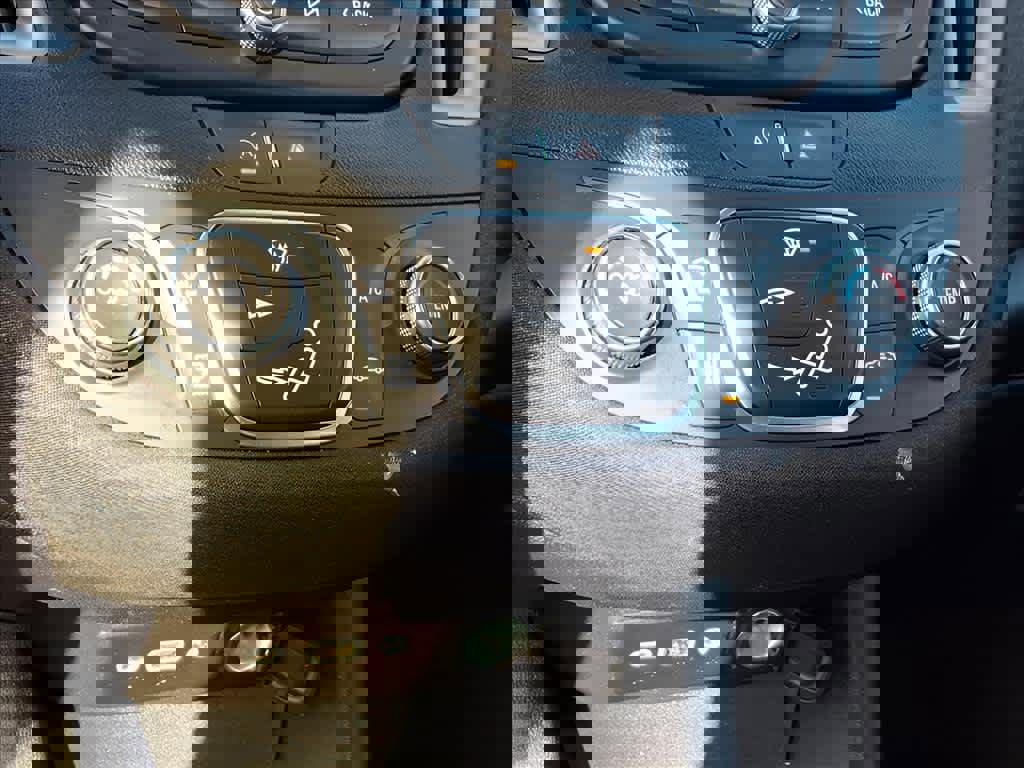 Used 2024 Chevrolet Malibu LS image 17