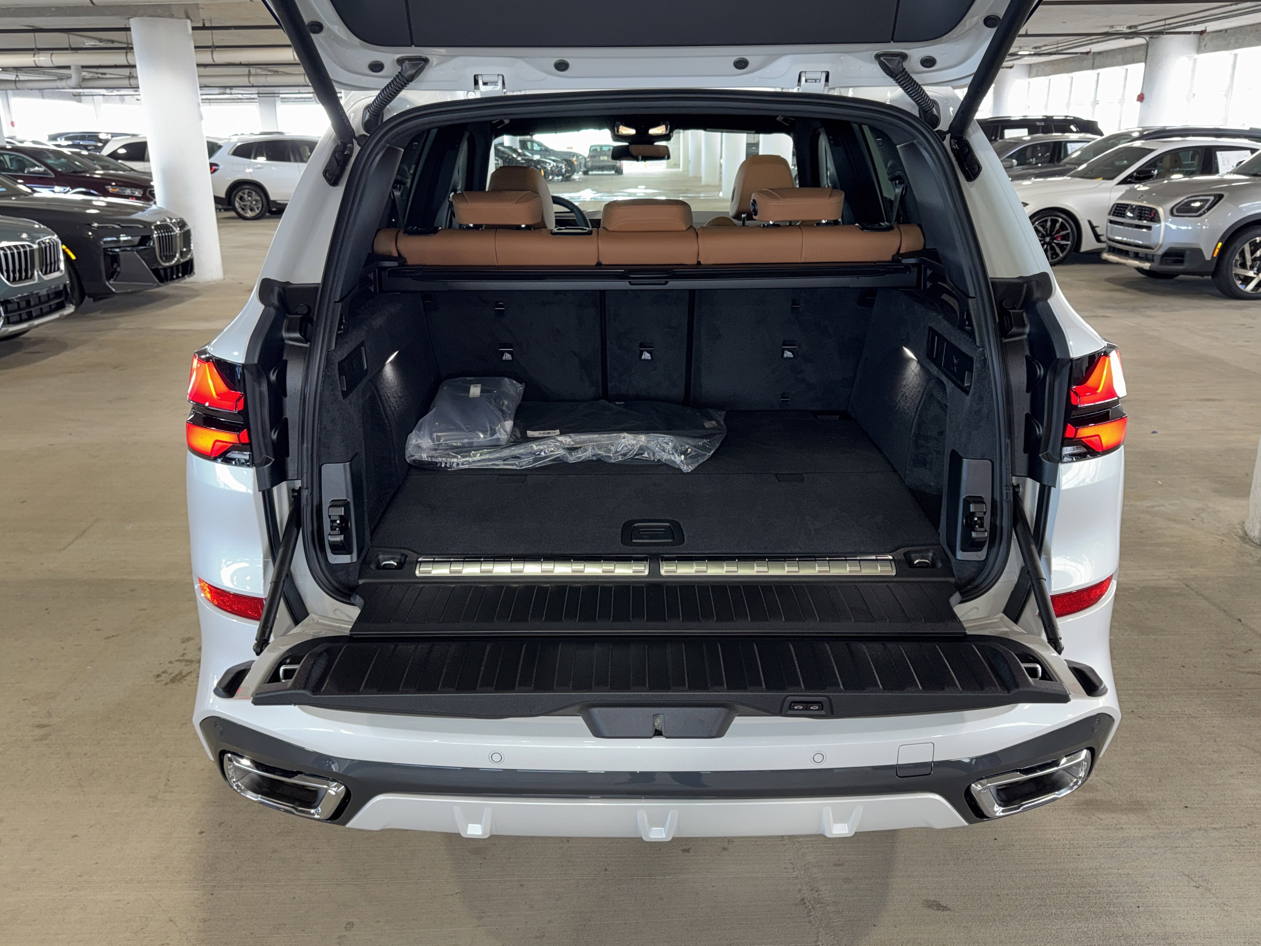 New 2026 BMW X5 xDrive50e w/ M Sport Package image 12