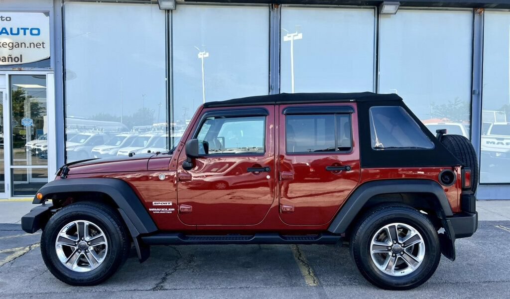 Used 2010 Jeep Wrangler Unlimited Sport AWD/4WD image 22