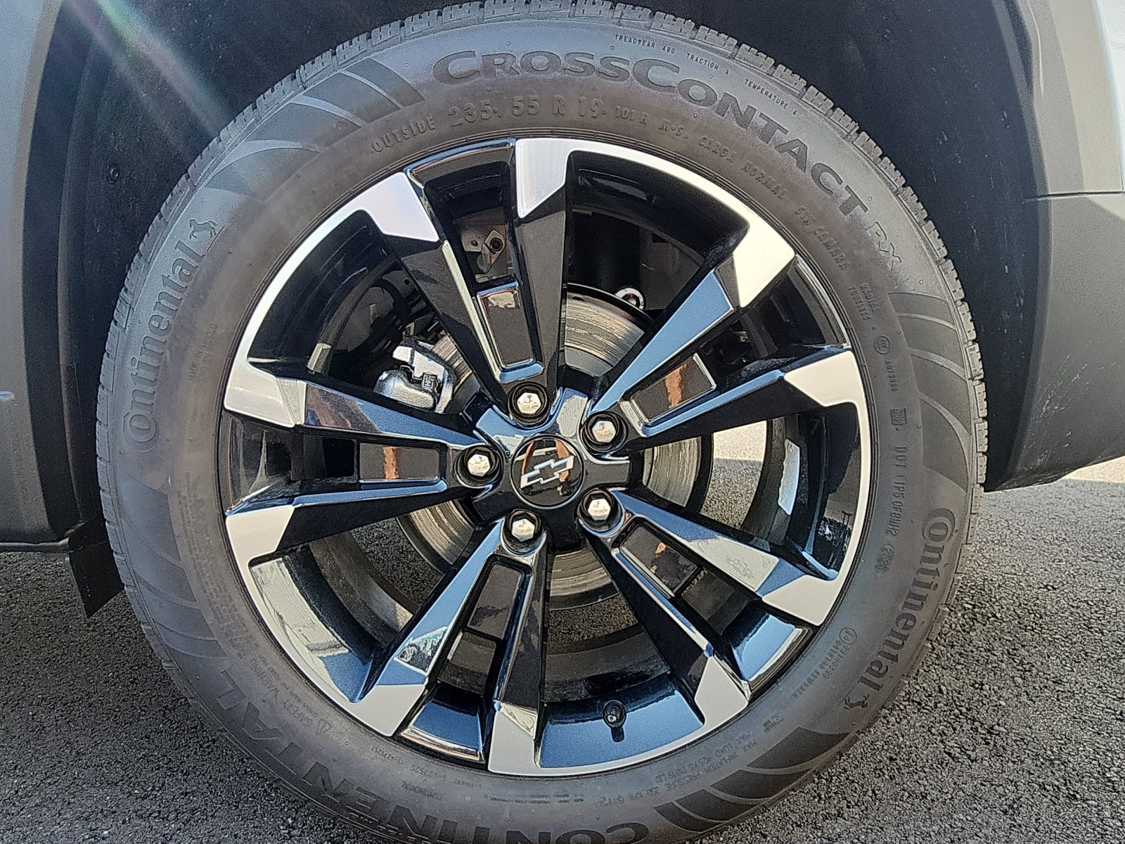 New 2027 Chevrolet Equinox RS w/ LPO, Floor Liner Package AWD/4WD image 9