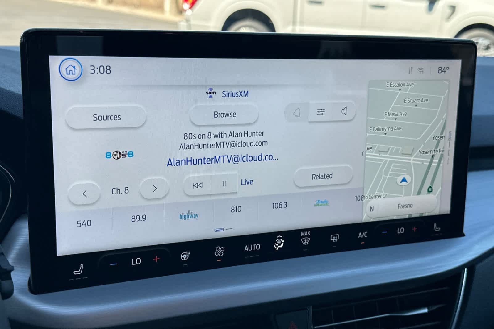 Certified 2024 Ford Escape Platinum w/ Premium Technology Package image 18