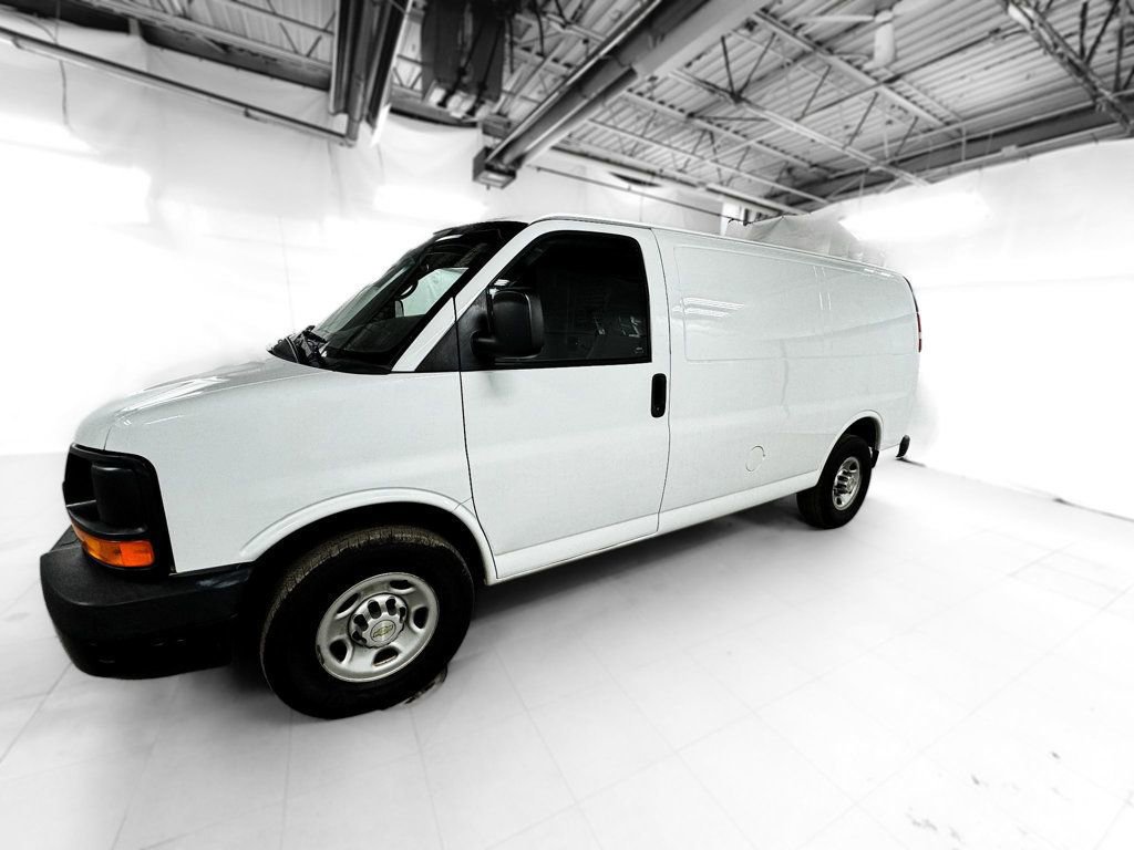 Used 2014 Chevrolet Express 3500 image 3