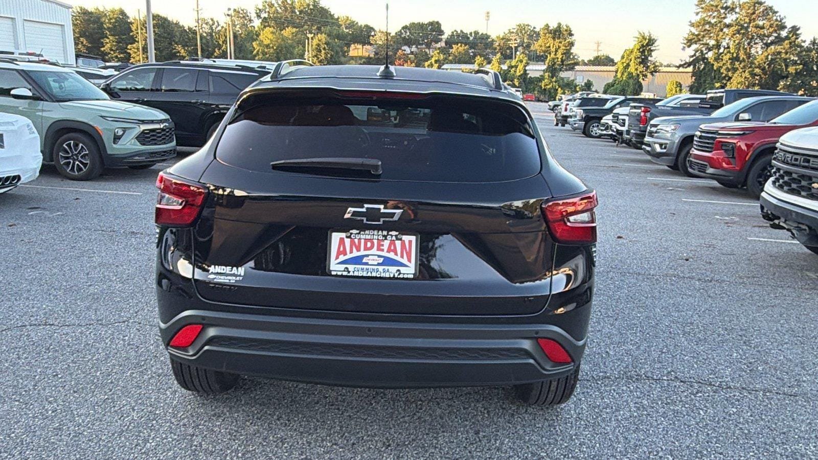 New 2026 Chevrolet Trax LT w/ Driver Confidence Package FWD image 9
