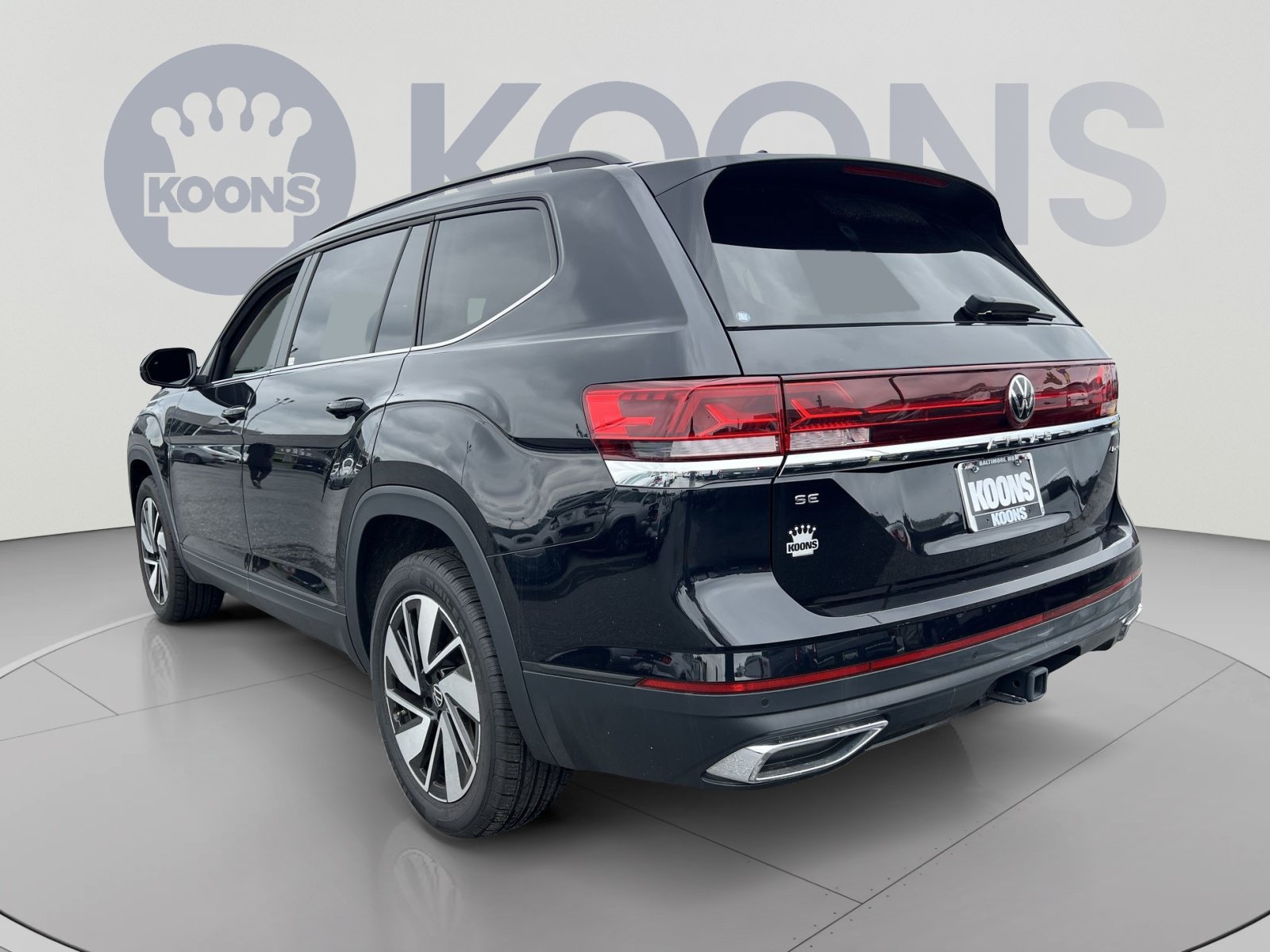 Used 2024 Volkswagen Atlas SE AWD/4WD image 4