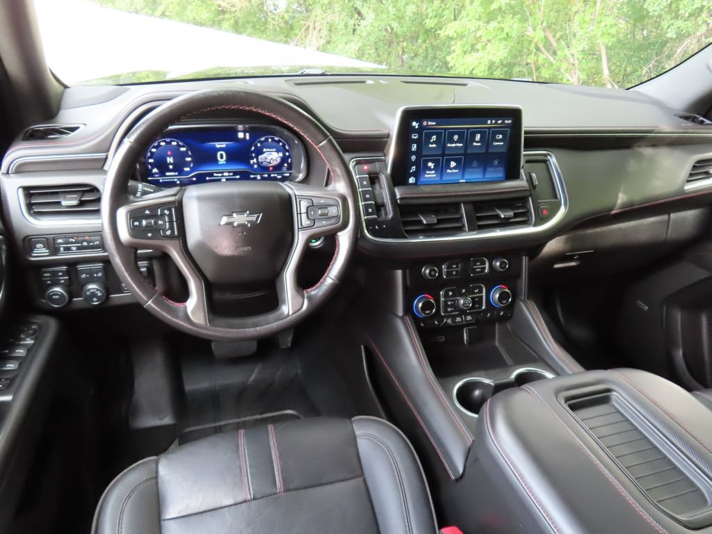Used 2022 Chevrolet Suburban RST w/ Luxury Package AWD/4WD image 4