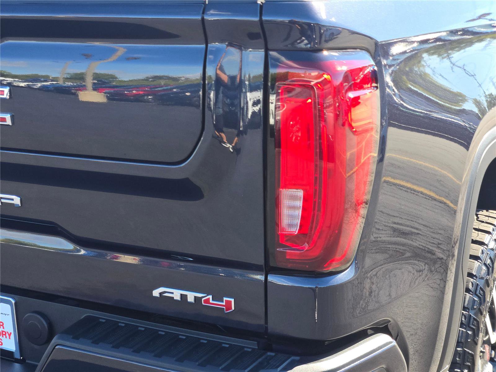 Used 2022 GMC Sierra 1500 AT4 w/ AT4 Preferred Package image 13