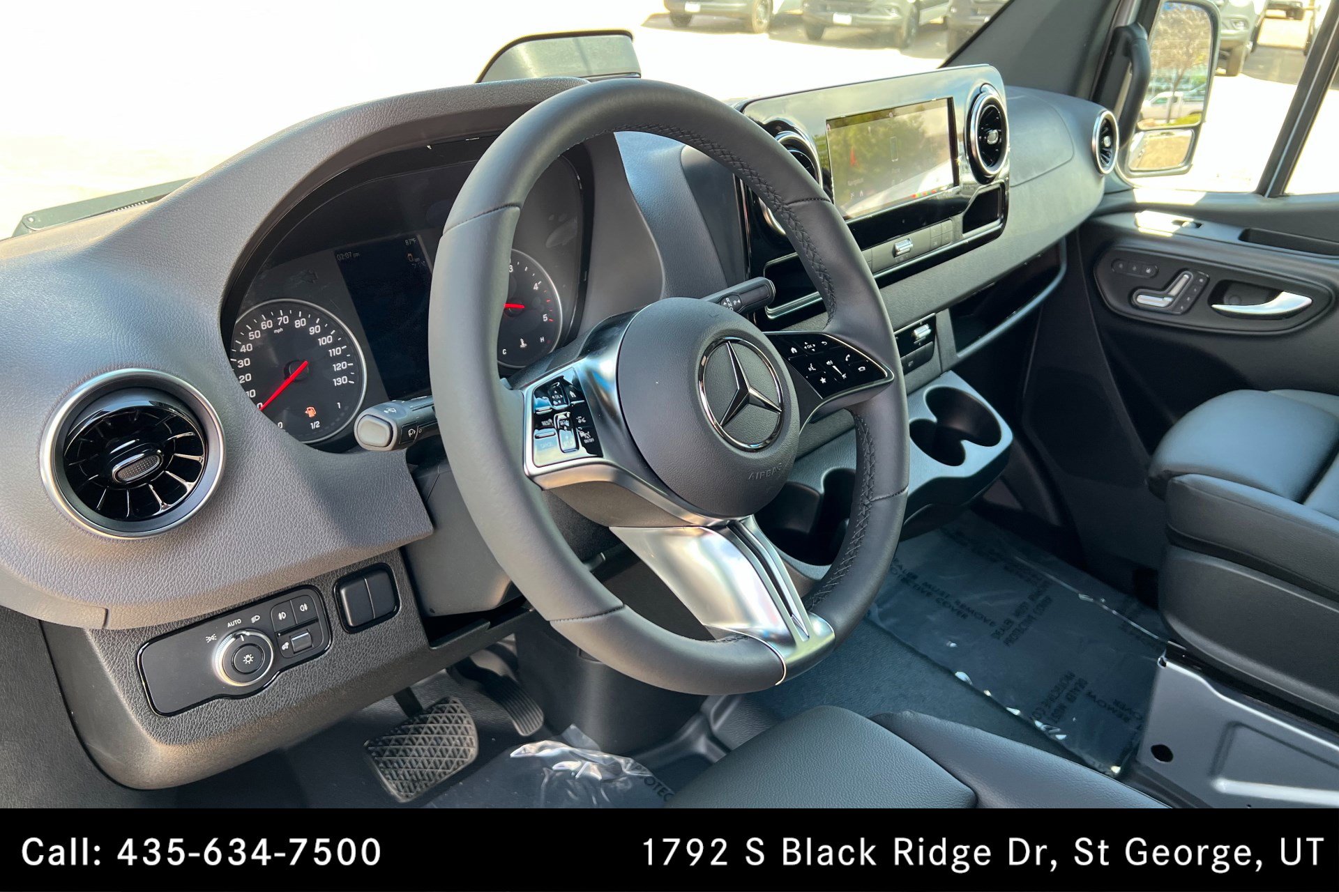 Used 2025 Mercedes-Benz Sprinter 2500 image 15