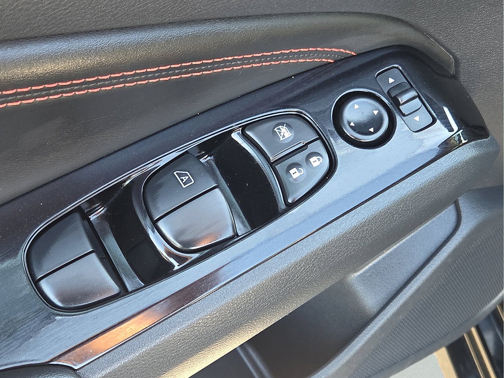 Used 2023 Nissan Altima 2.5 SR FWD image 14