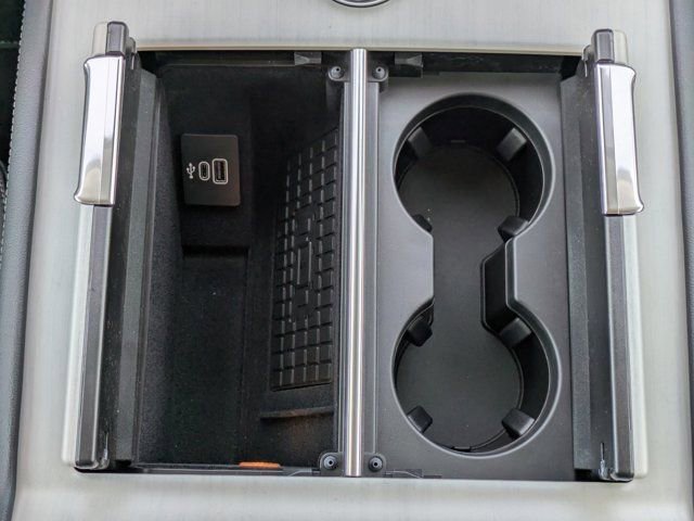 New 2025 Lincoln Navigator Reserve image 24