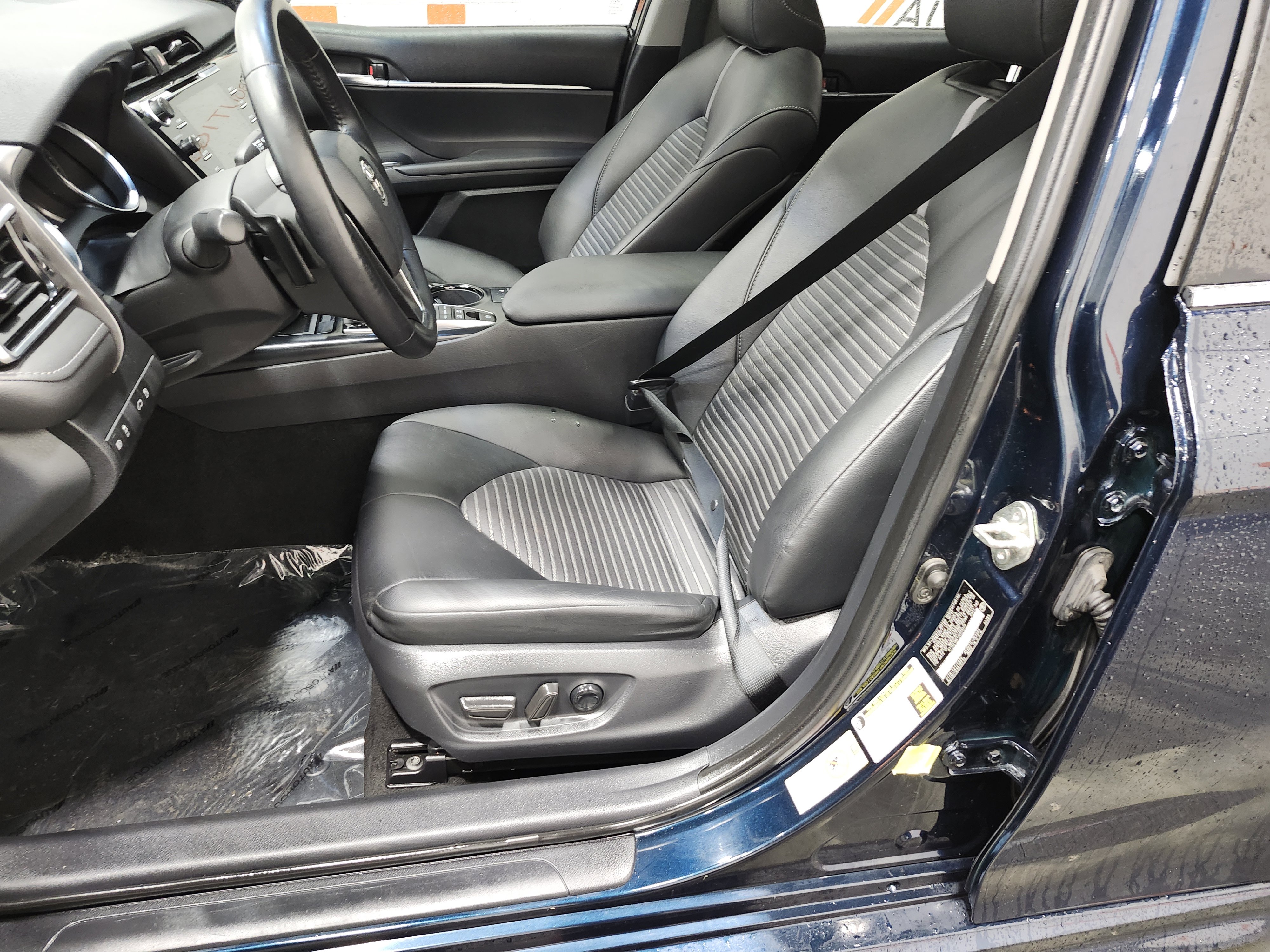 Used 2018 Toyota Camry SE w/ Audio Package image 26