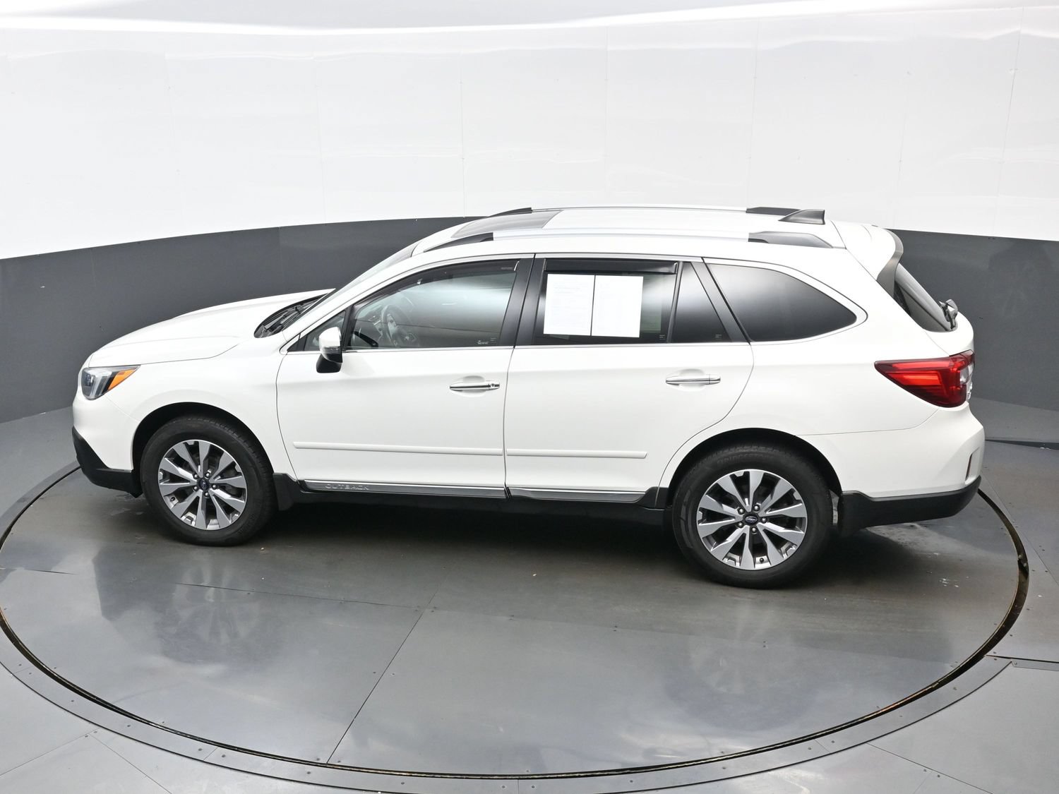 Used 2017 Subaru Outback 2.5i Touring w/ Popular Package #5A AWD/4WD image 39