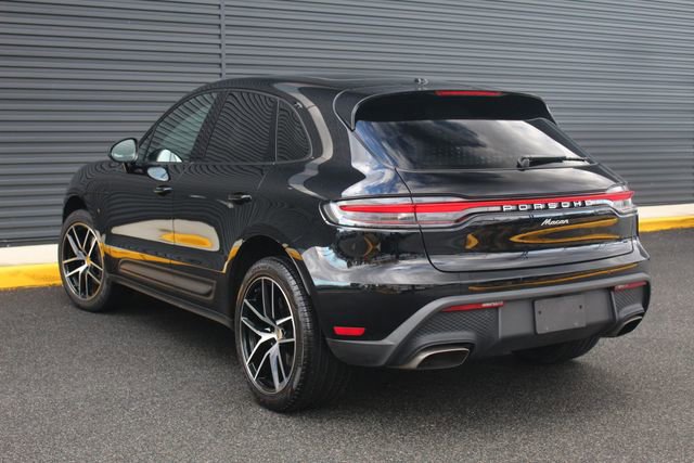 Used 2023 Porsche Macan Turbo image 3