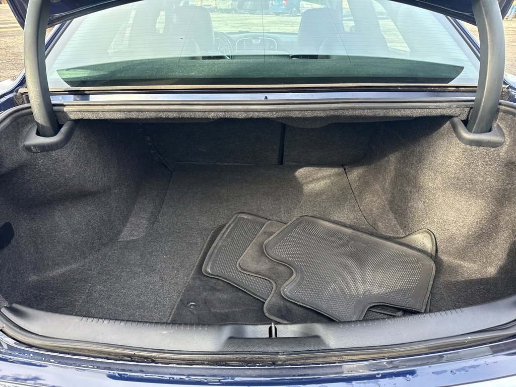 Used 2017 Chrysler 300 Limited image 34