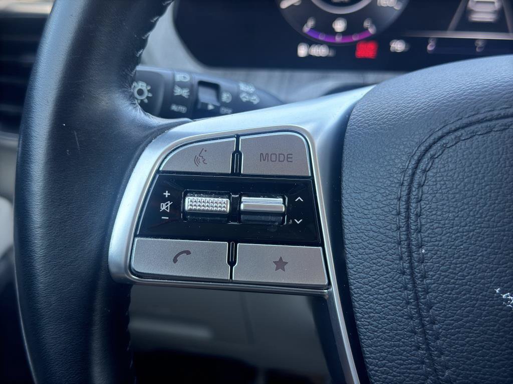 Used 2024 Kia Telluride SX w/ Towing Package FWD image 12