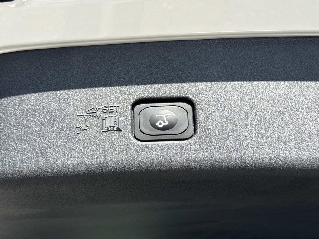 New 2026 Lincoln Nautilus Premier w/ Equipment Group 102A image 12