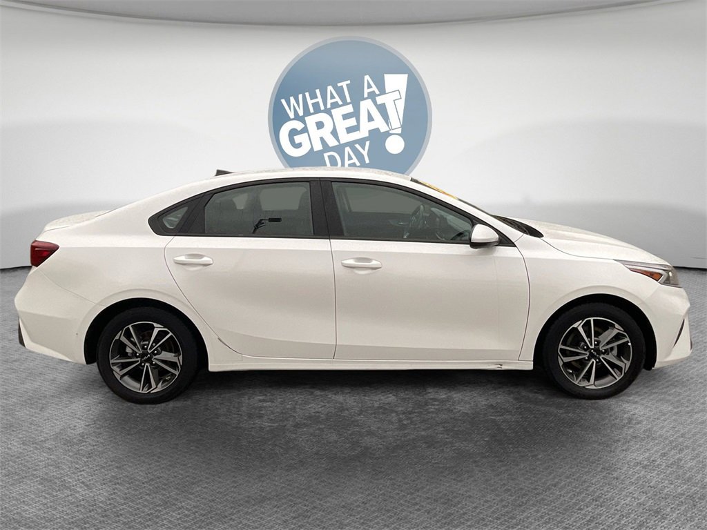 Certified 2023 Kia Forte LXS image 2