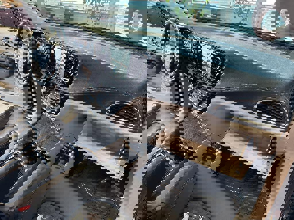 Used 2024 Chrysler Pacifica Touring-L image 27