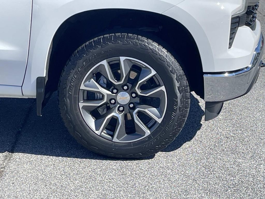 Used 2024 Chevrolet Silverado 1500 LT image 11