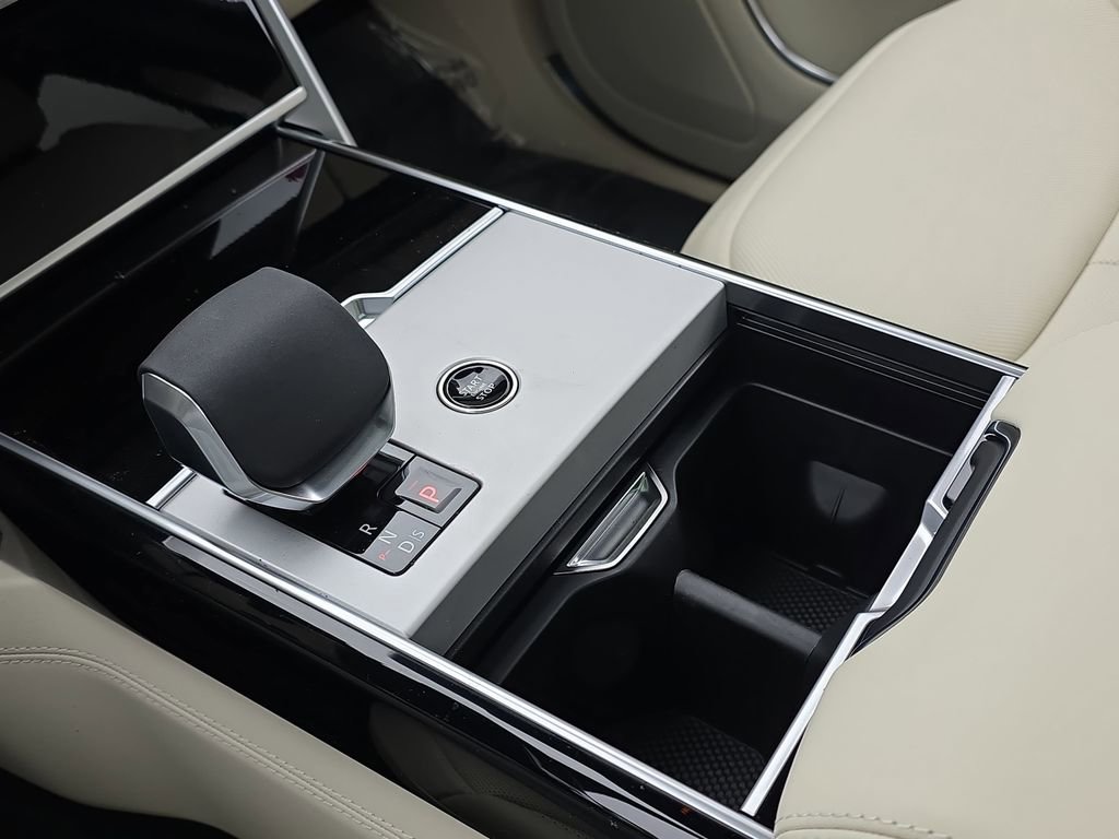 New 2026 Land Rover Range Rover SE image 25