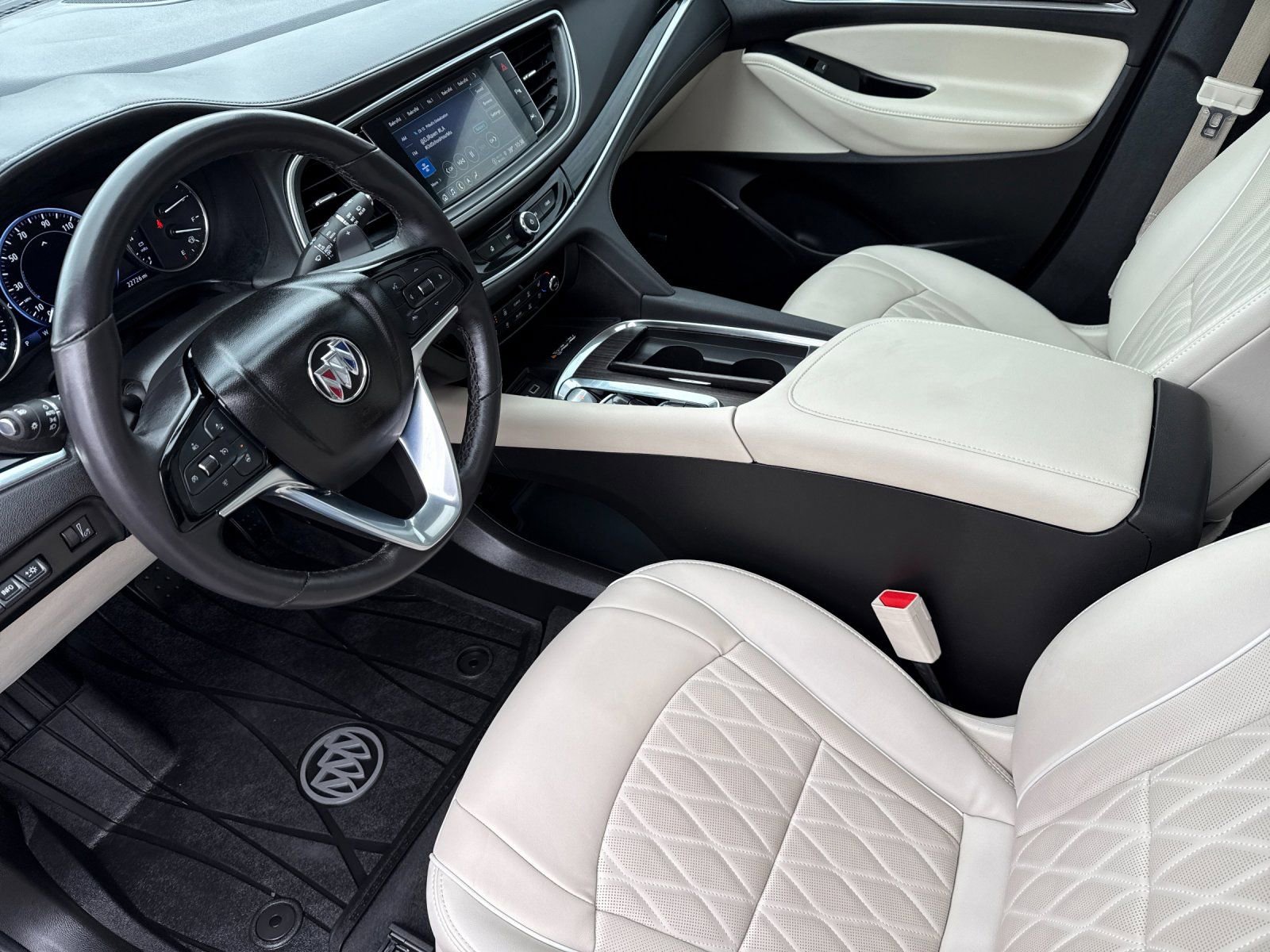 Used 2023 Buick Enclave Avenir w/ Avenir Technology Package image 9