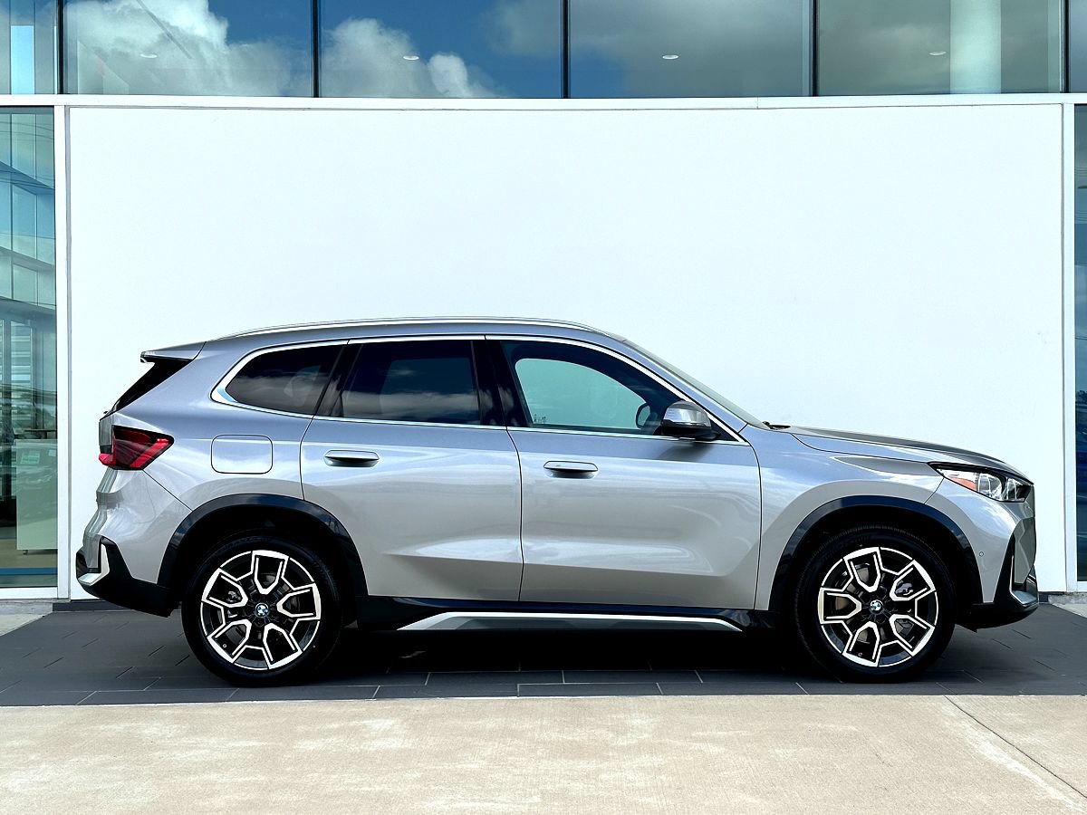 New 2026 BMW X1 xDrive28i w/ Technology Package AWD/4WD image 3