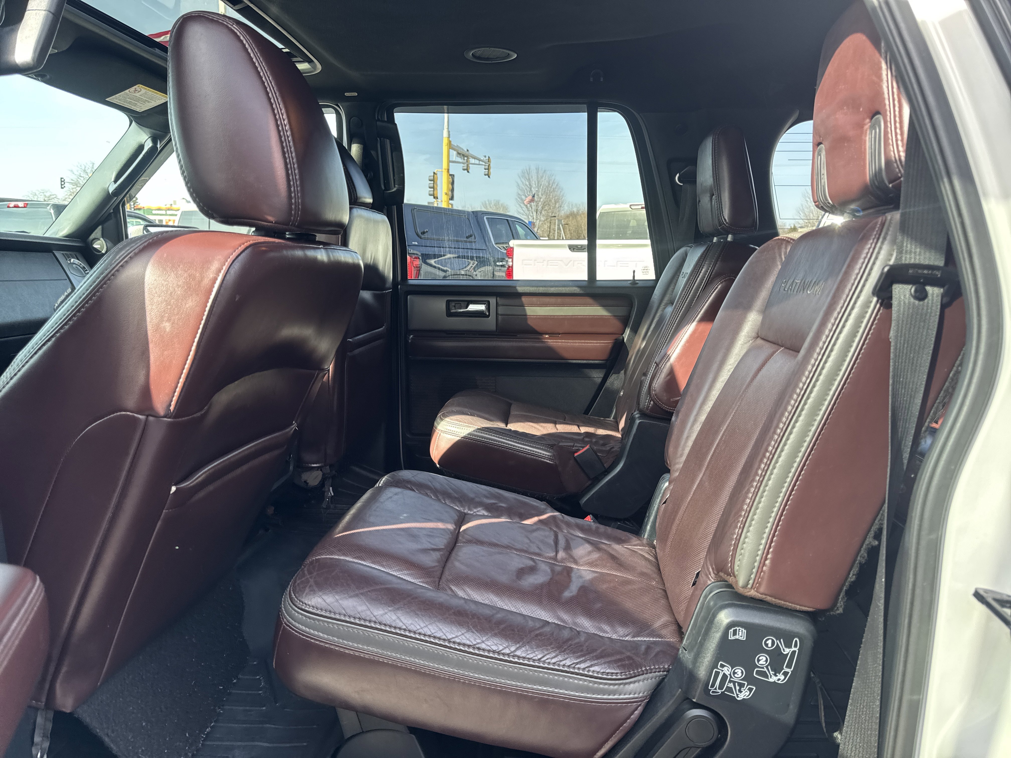 Used 2015 Ford Expedition EL Platinum image 32