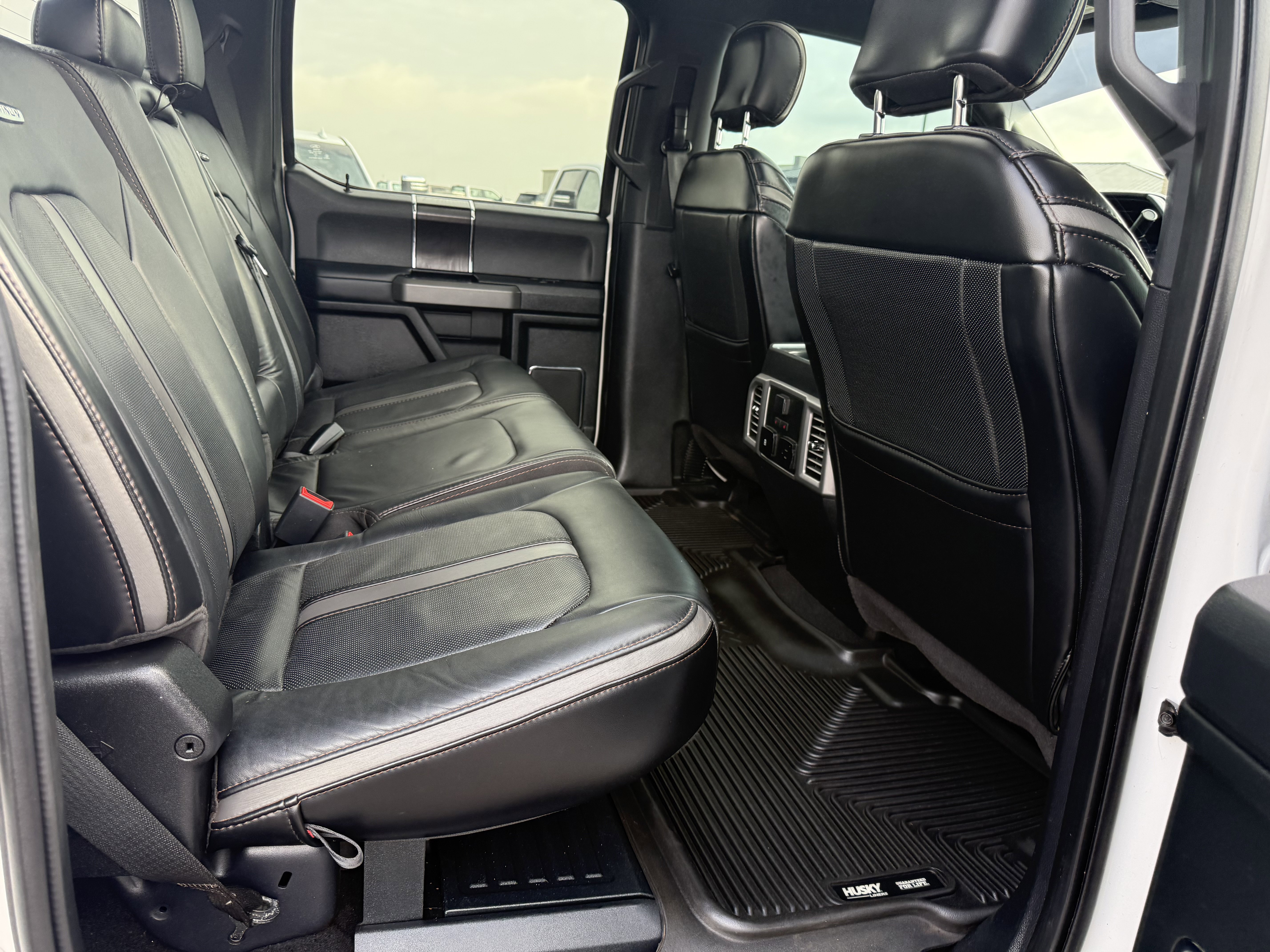 Used 2019 Ford F250 Platinum w/ Platinum Ultimate Package AWD/4WD image 11
