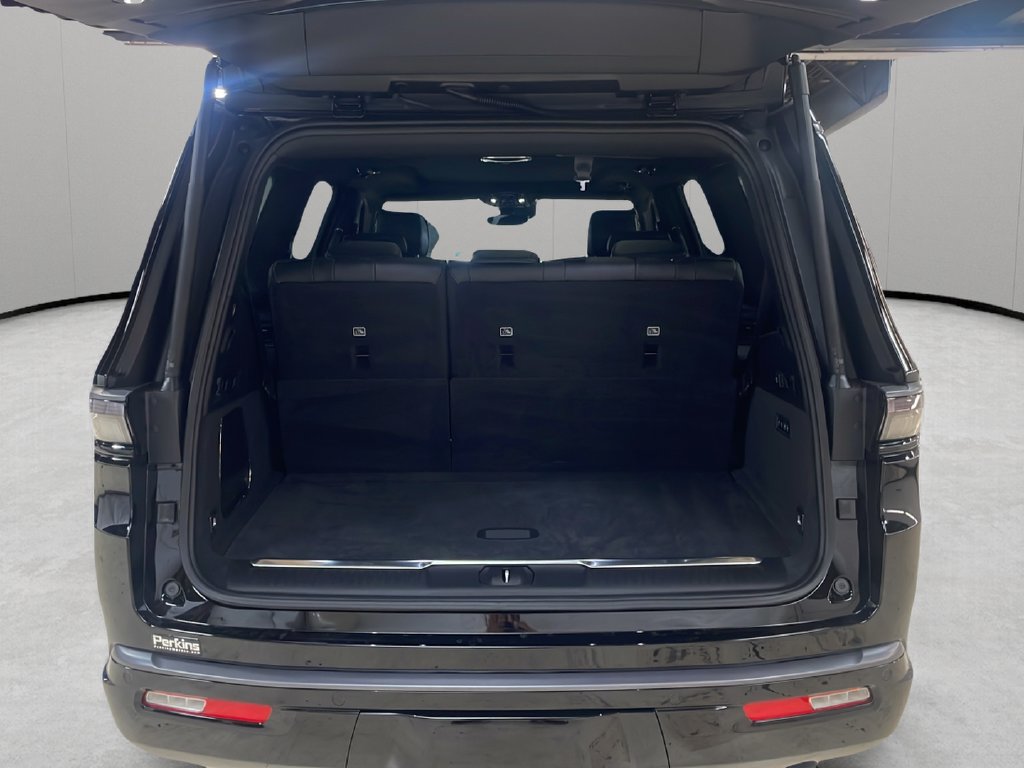 New 2026 Jeep Grand Wagoneer Summit AWD/4WD image 10
