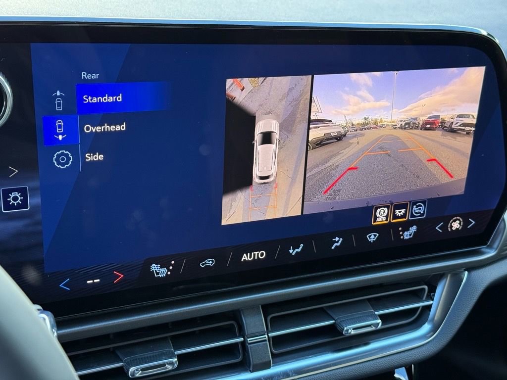 New 2026 Chevrolet Equinox EV LT image 14