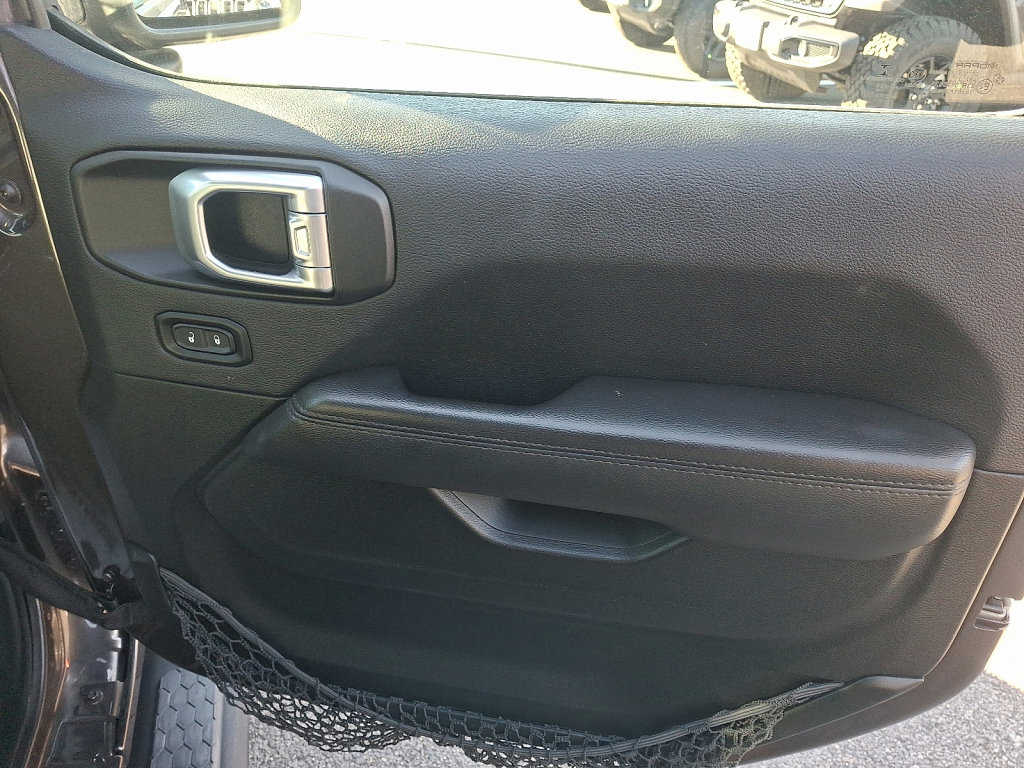 Used 2021 Jeep Wrangler Unlimited Sahara image 10