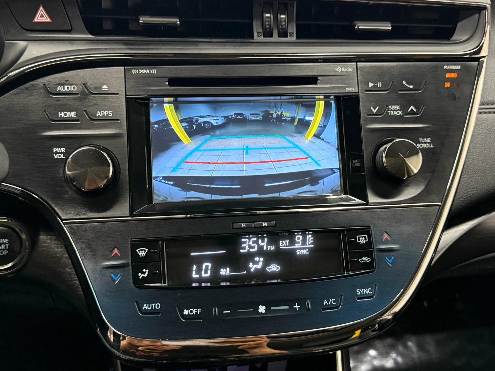 Used 2018 Toyota Avalon XLE Premium FWD image 32