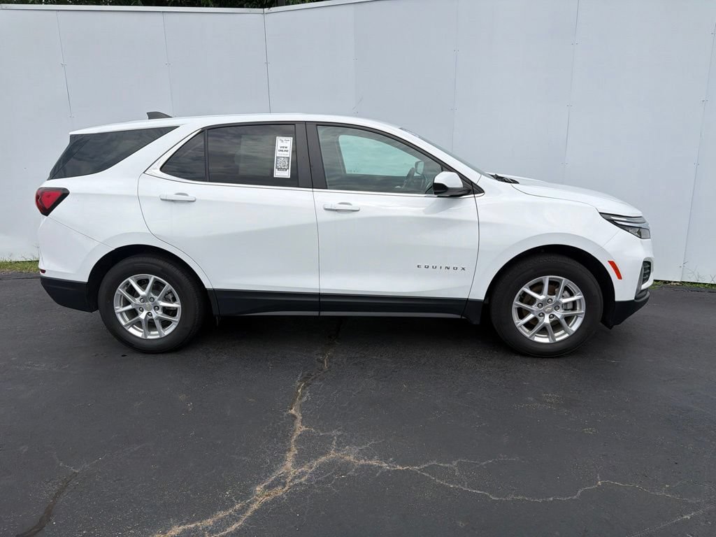 Used 2024 Chevrolet Equinox LT FWD image 2