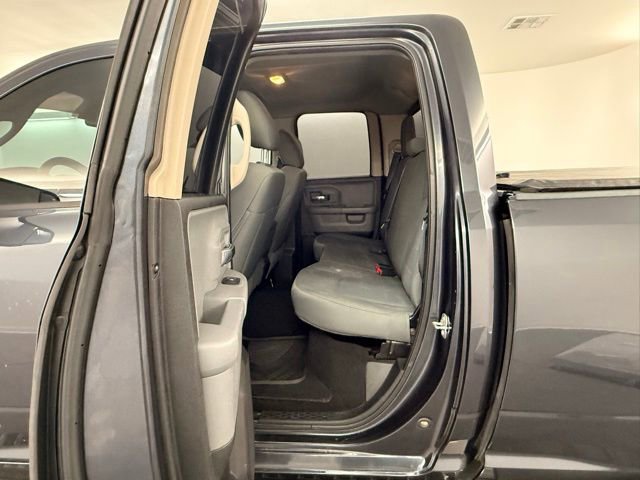 Used 2018 RAM 1500 Classic SLT RWD image 13
