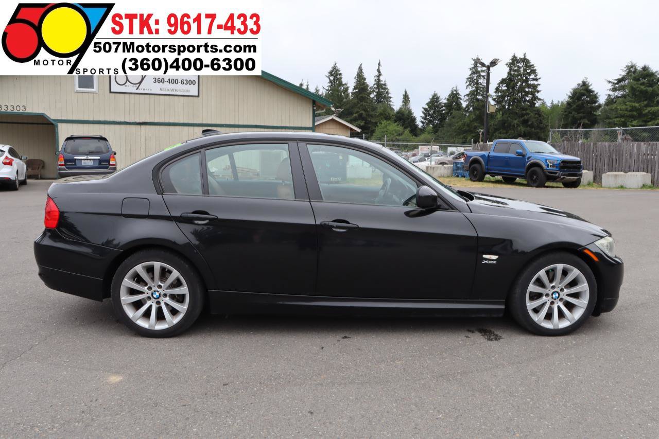 Used 2011 BMW 328i xDrive Sedan AWD/4WD image 3