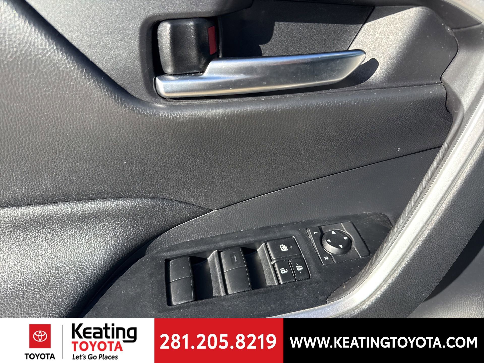 Used 2019 Toyota RAV4 XLE image 11