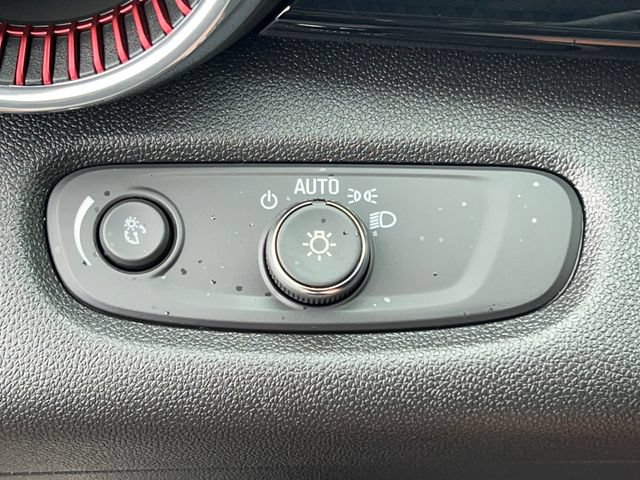 Used 2026 Chevrolet Trax RS w/ Sunroof Package FWD image 17