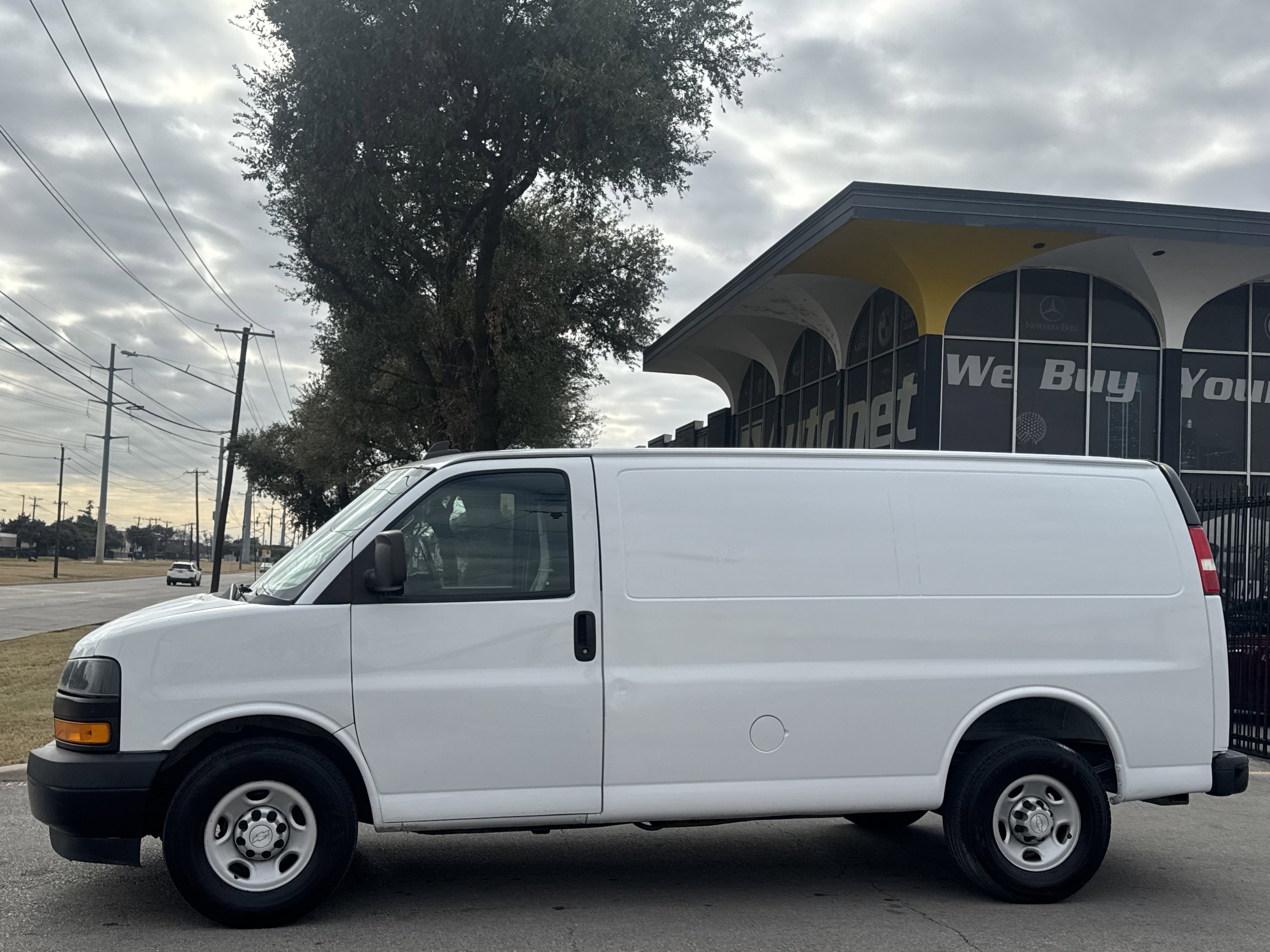 Used 2019 Chevrolet Express 2500 w/ Enhanced Convenience Package image 2