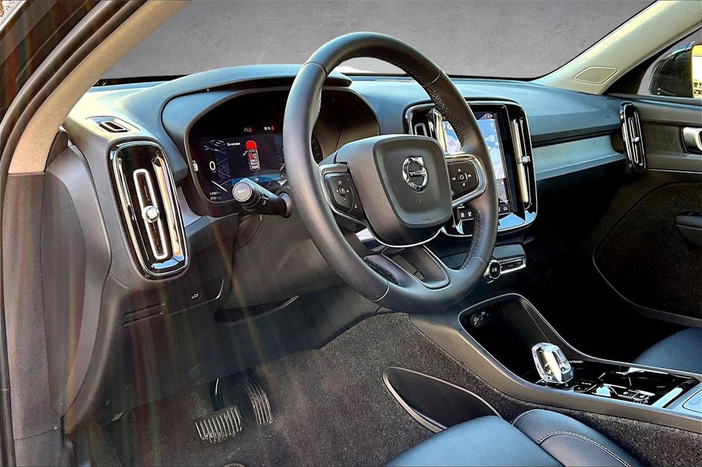 Used 2026 Volvo XC40 B5 Plus w/ Protection Package Premier image 16
