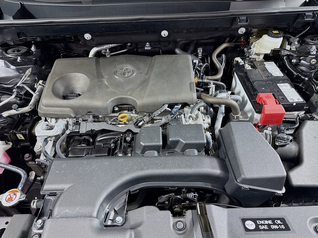 Certified 2025 Toyota RAV4 LE AWD/4WD image 29