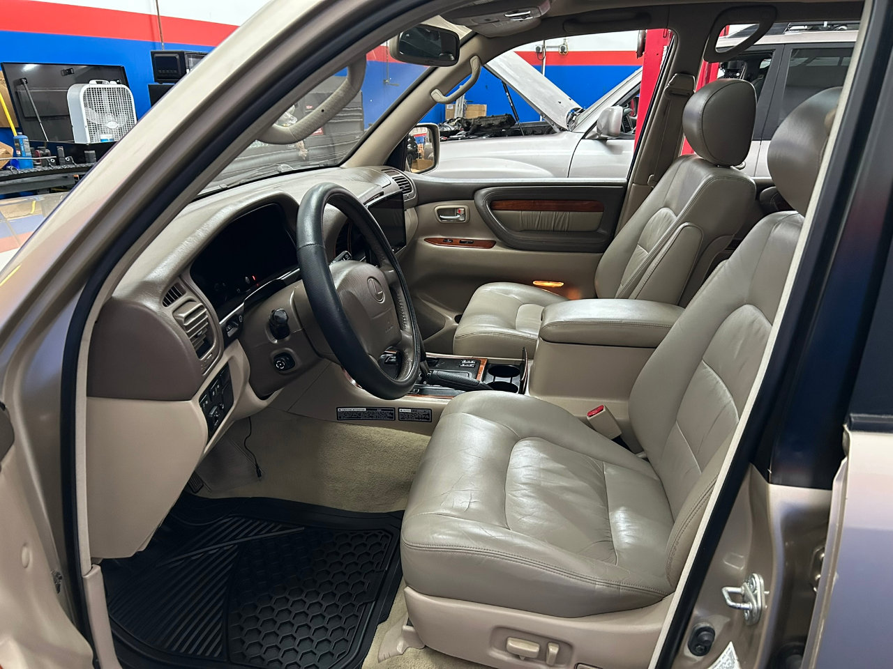 Used 1998 Lexus LX 470 4WD image 10