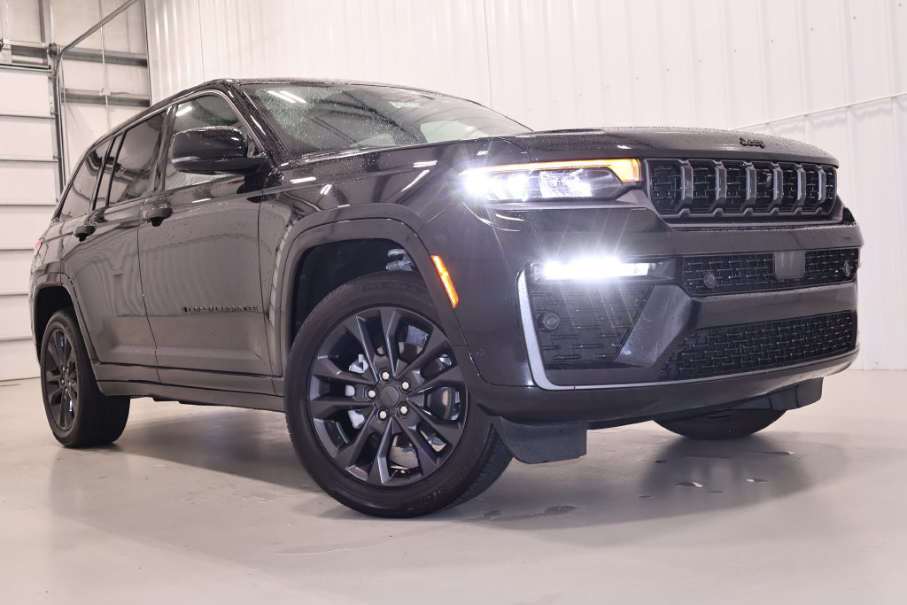 Used 2026 Jeep Grand Cherokee Limited AWD/4WD image 41