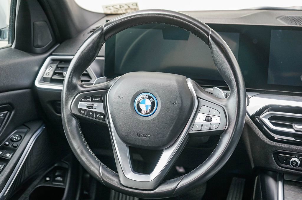 Used 2024 BMW 330e image 14