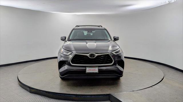 Used 2021 Toyota Highlander L image 12