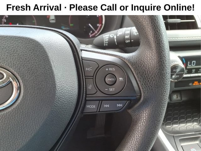 Used 2025 Toyota RAV4 XLE FWD image 17