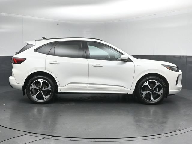 Certified 2023 Ford Escape ST-Line Elite w/ Class II Trailer Tow Package AWD/4WD image 8