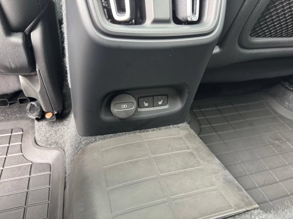 Certified 2023 Volvo XC40 Recharge Ultimate w/ Protection Package Premier AWD/4WD image 10