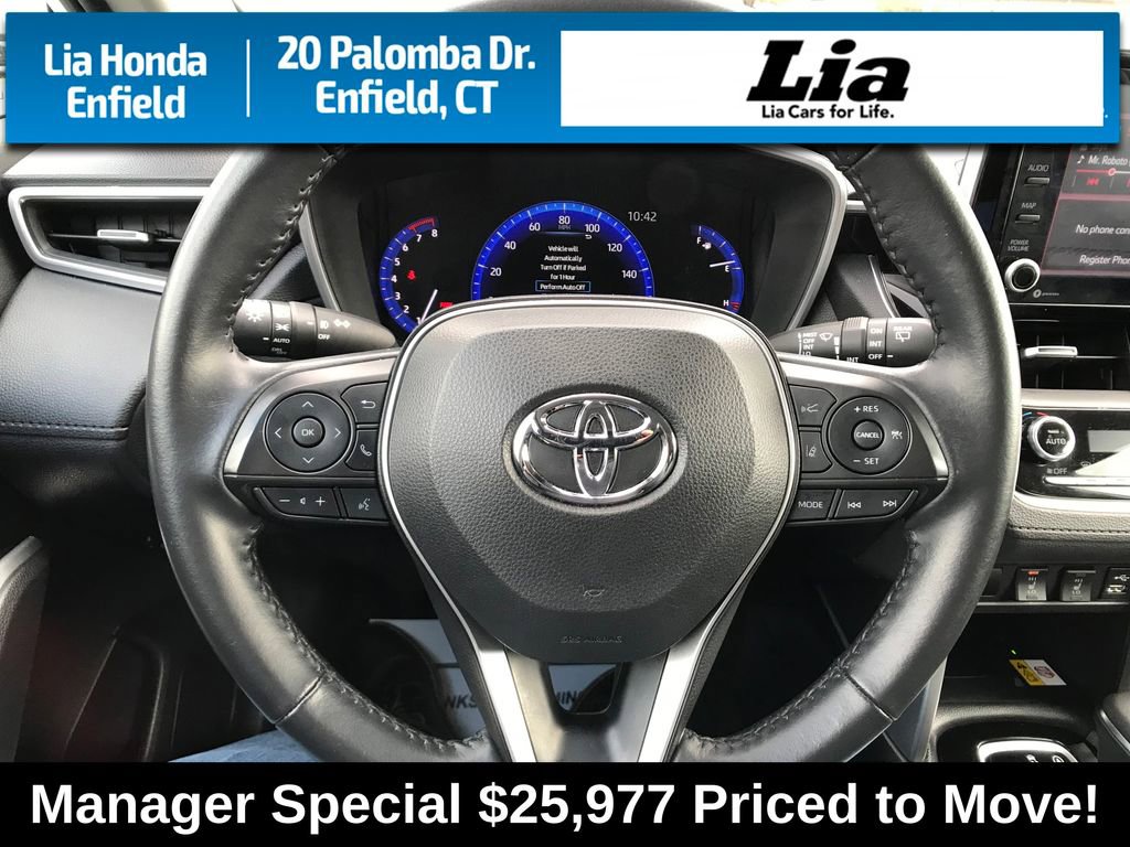 Used 2022 Toyota Corolla Cross XLE image 19