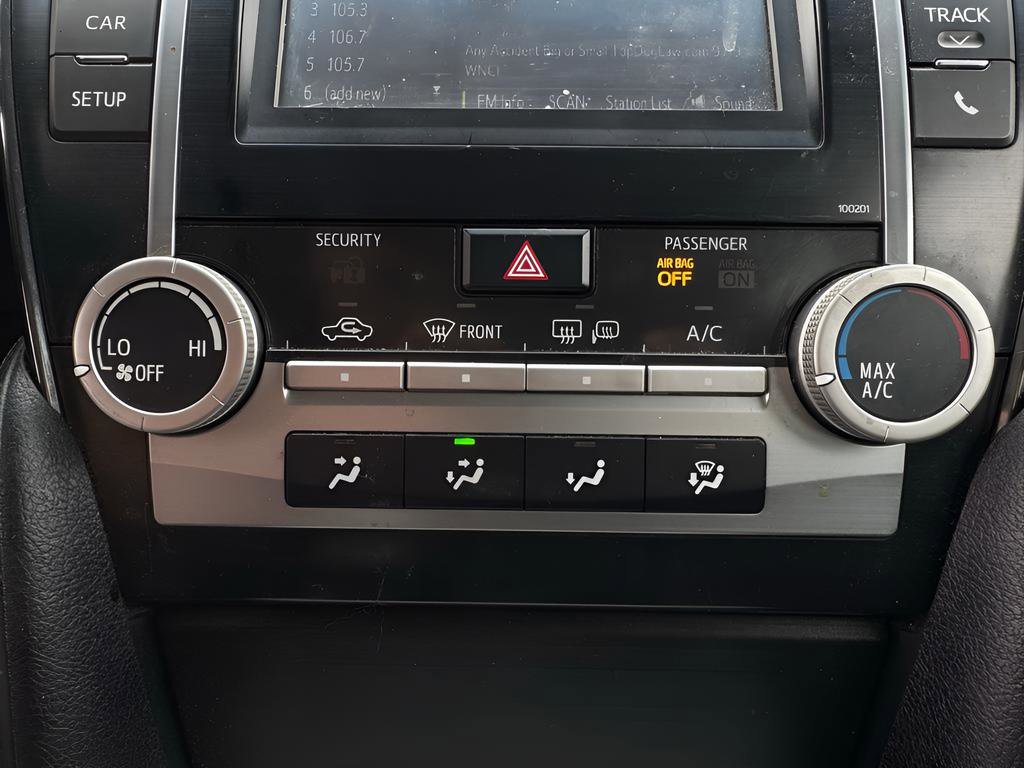Used 2014 Toyota Camry SE FWD image 29