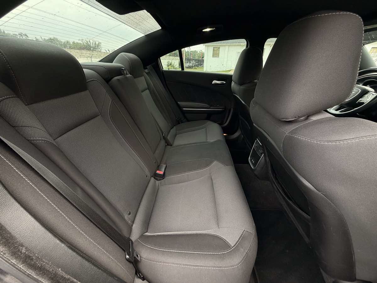 Used 2018 Dodge Charger R/T RWD image 12