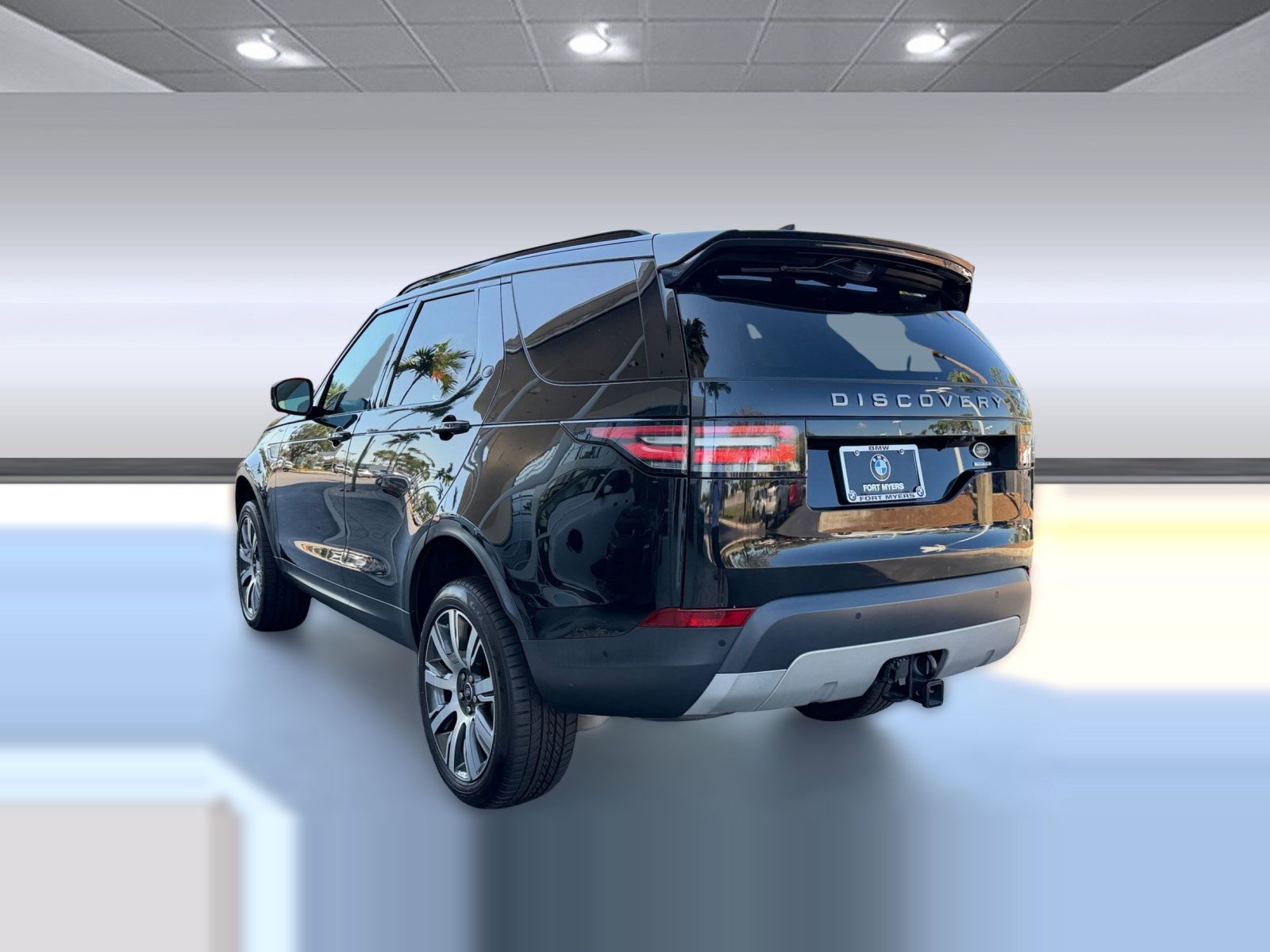 Used 2019 Land Rover Discovery HSE image 3